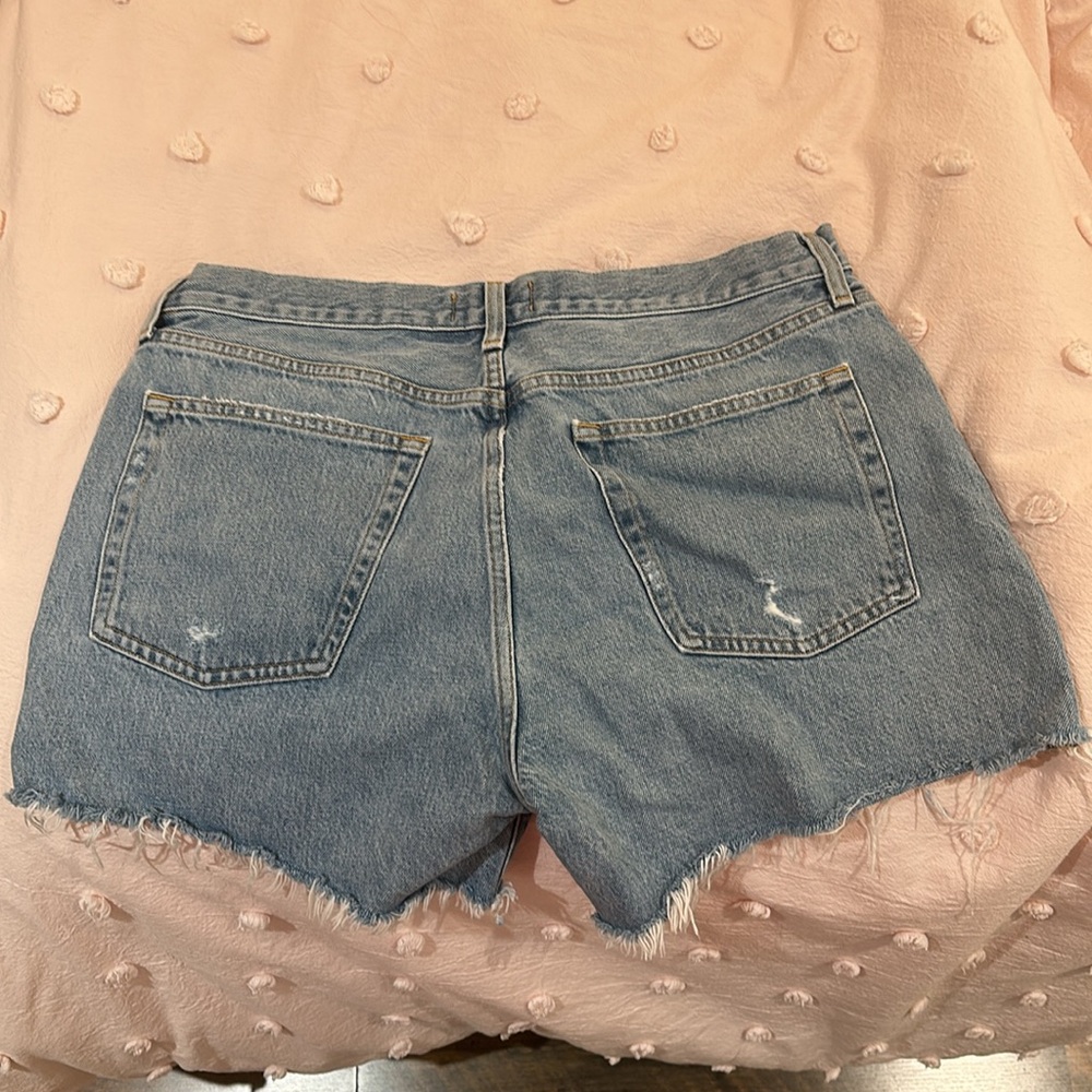 AGOLDE Parker Vintage Cut Off Jean Shorts in Light Blue - Picture 5 of 7